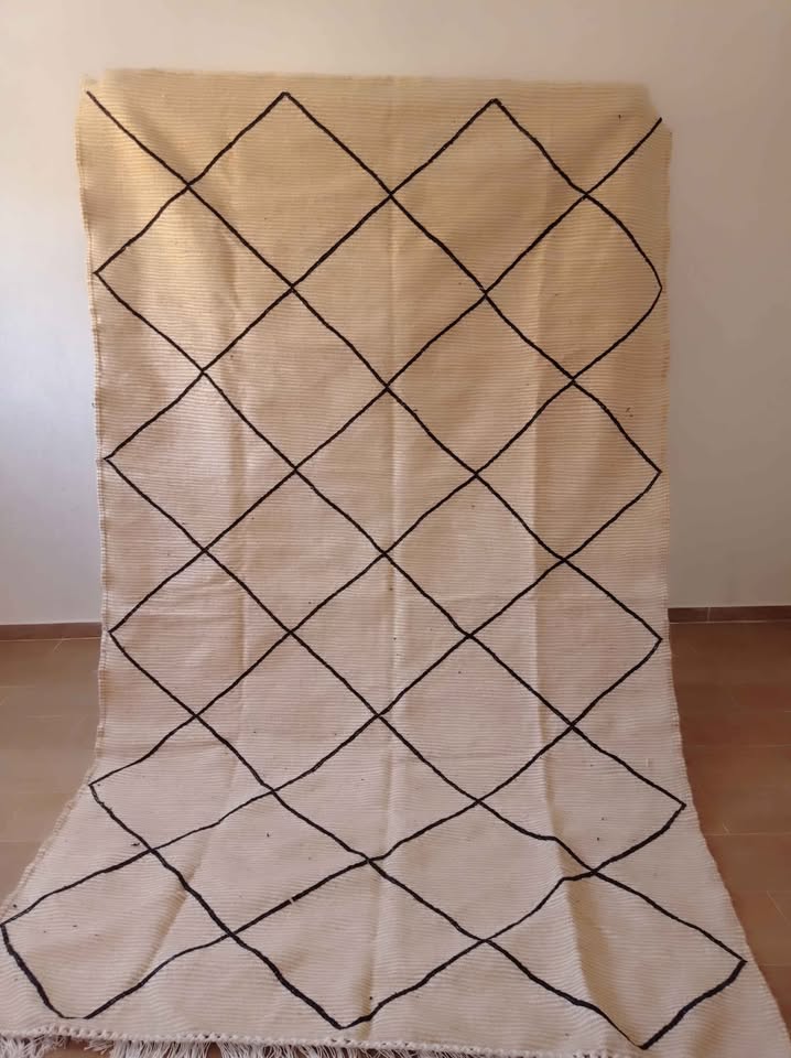 Handwoven Moroccan Rug – Minimalist Diamond Design